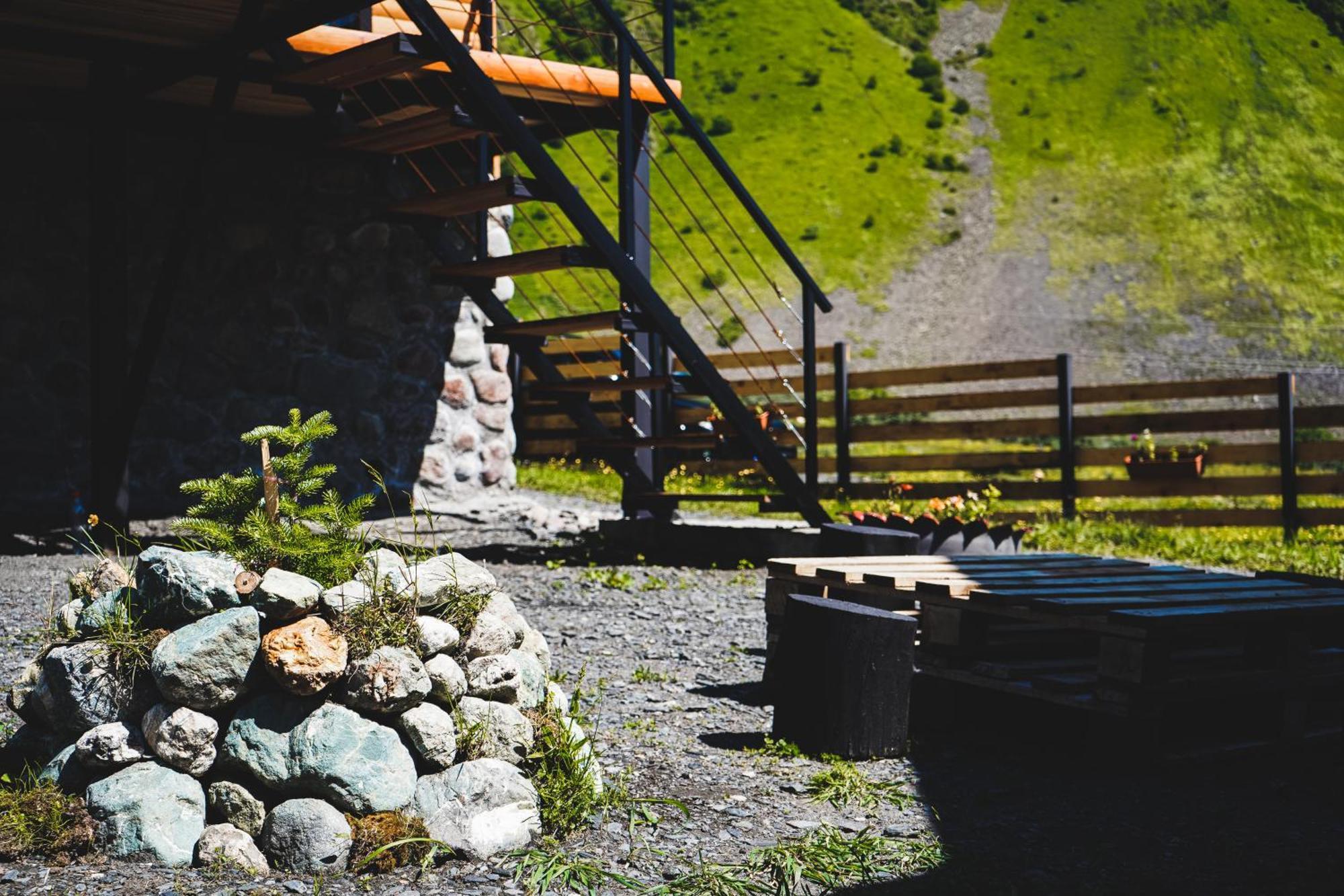 Traveler'S Cottages In Kazbegi 外观 照片