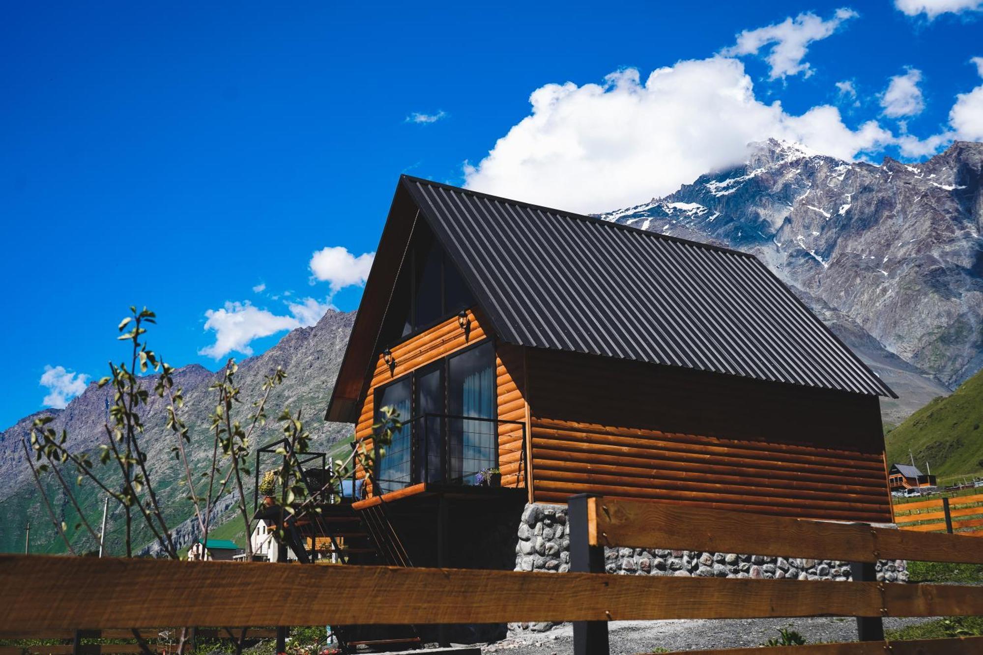 Traveler'S Cottages In Kazbegi 外观 照片